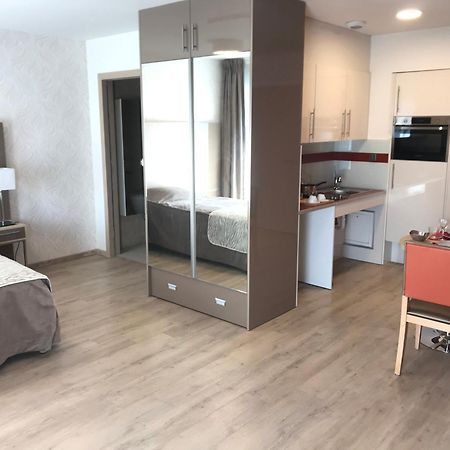 Zenao Montreuil- Croix De Chavaux Apartment Montreuil  Ngoại thất bức ảnh