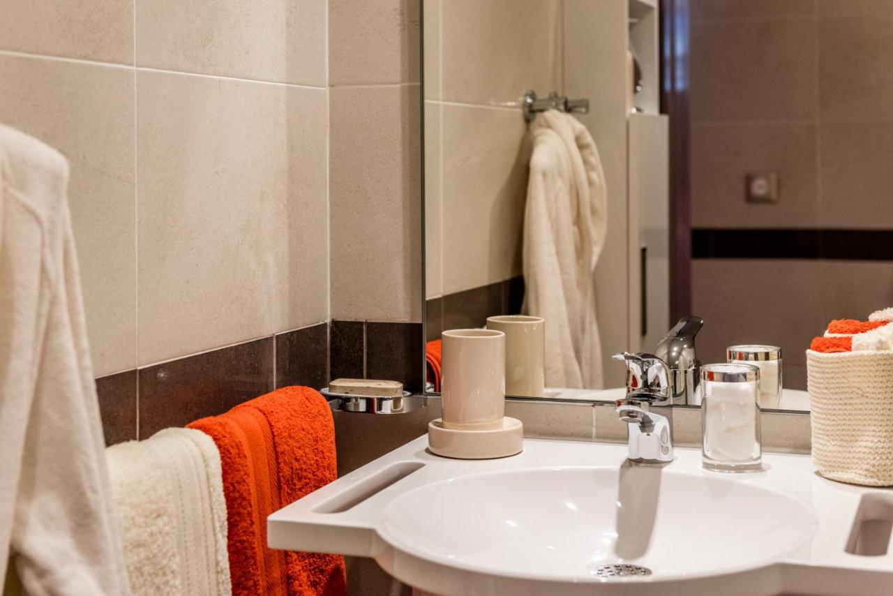 Zenao Montreuil- Croix De Chavaux Apartment Montreuil  Ngoại thất bức ảnh
