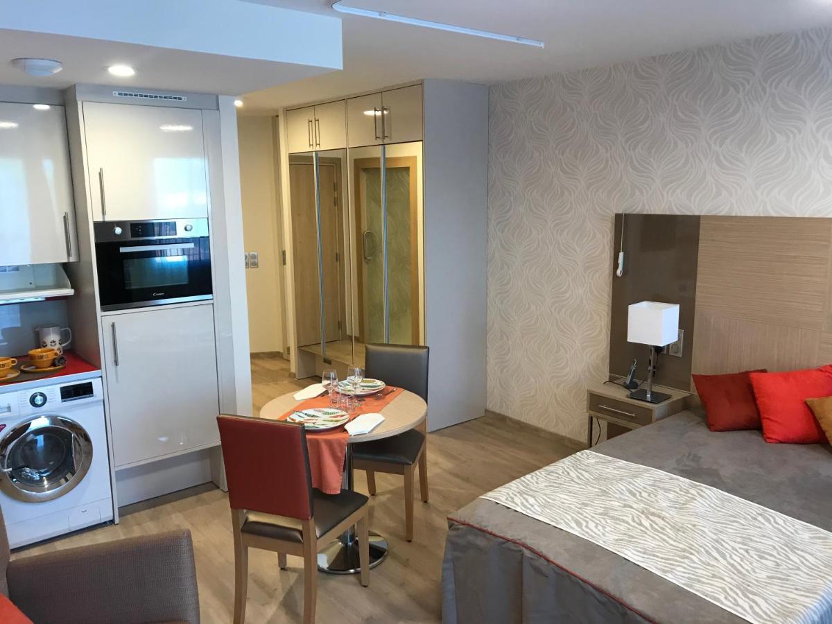 Zenao Montreuil- Croix De Chavaux Apartment Montreuil  Ngoại thất bức ảnh