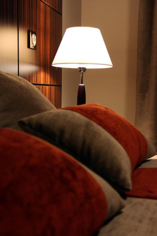 Zenao Montreuil- Croix De Chavaux Apartment Montreuil  Ngoại thất bức ảnh