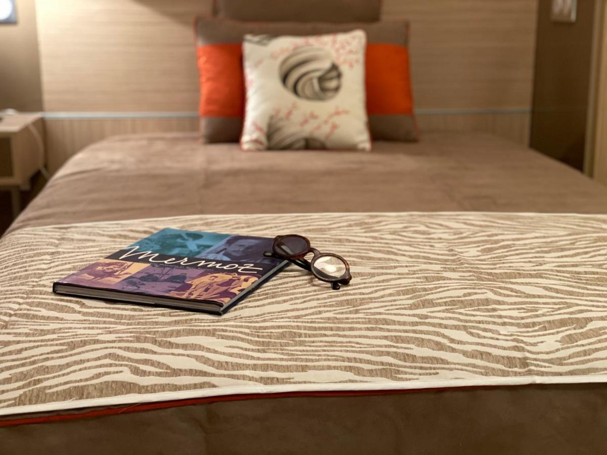 Zenao Montreuil- Croix De Chavaux Apartment Montreuil  Ngoại thất bức ảnh