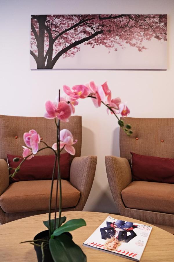 Zenao Montreuil- Croix De Chavaux Apartment Montreuil  Ngoại thất bức ảnh