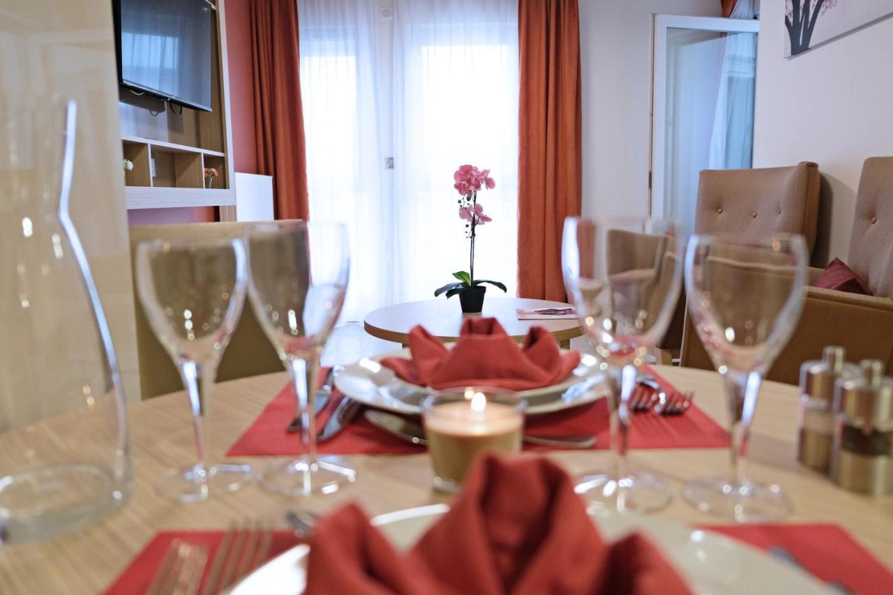 Zenao Montreuil- Croix De Chavaux Apartment Montreuil  Ngoại thất bức ảnh