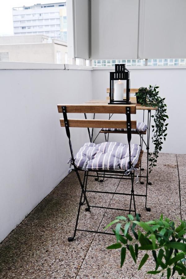 Zenao Montreuil- Croix De Chavaux Apartment Montreuil  Ngoại thất bức ảnh