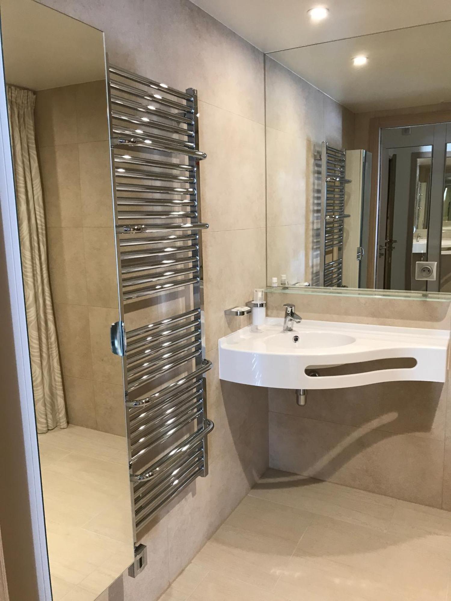Zenao Montreuil- Croix De Chavaux Apartment Montreuil  Ngoại thất bức ảnh