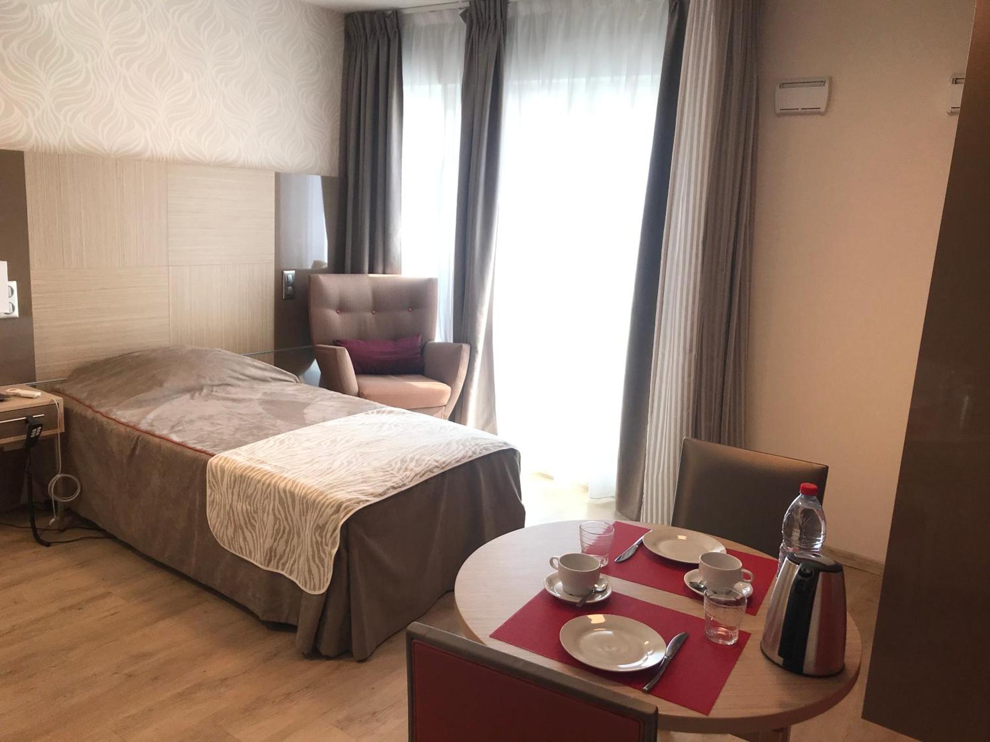 Zenao Montreuil- Croix De Chavaux Apartment Montreuil  Ngoại thất bức ảnh