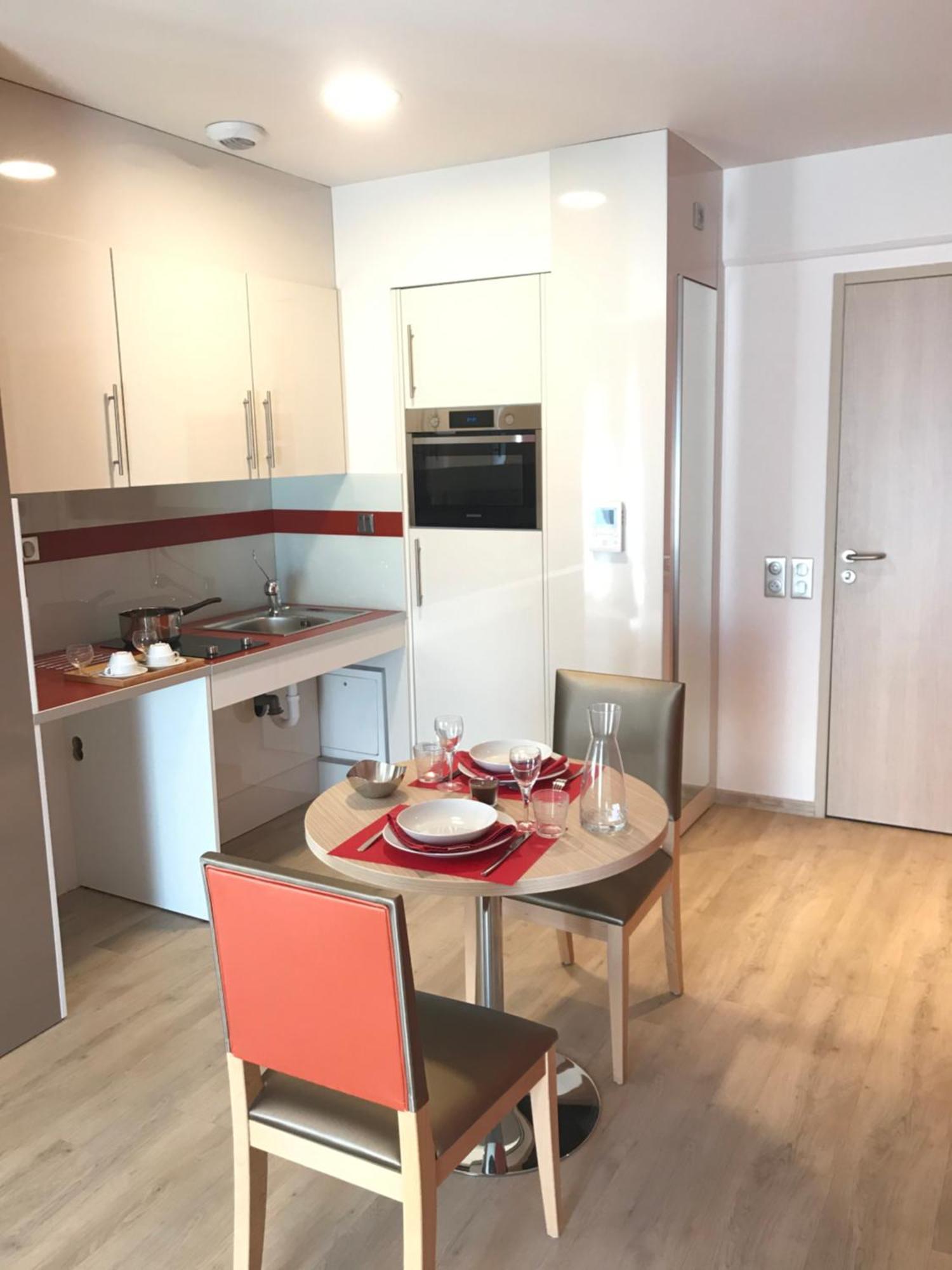 Zenao Montreuil- Croix De Chavaux Apartment Montreuil  Ngoại thất bức ảnh